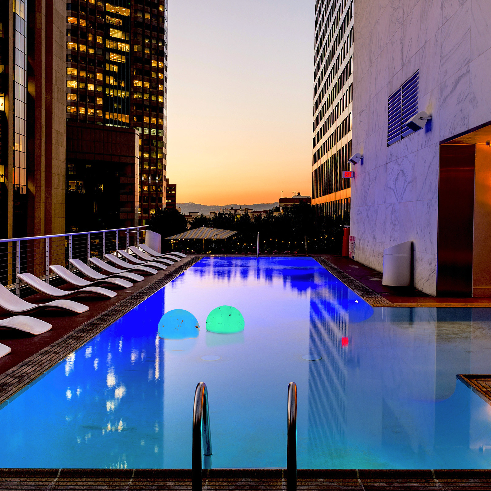 2Pcs Exquisite Round Ball Shap - Outdoor Lighting Around Pool のレビューと価格